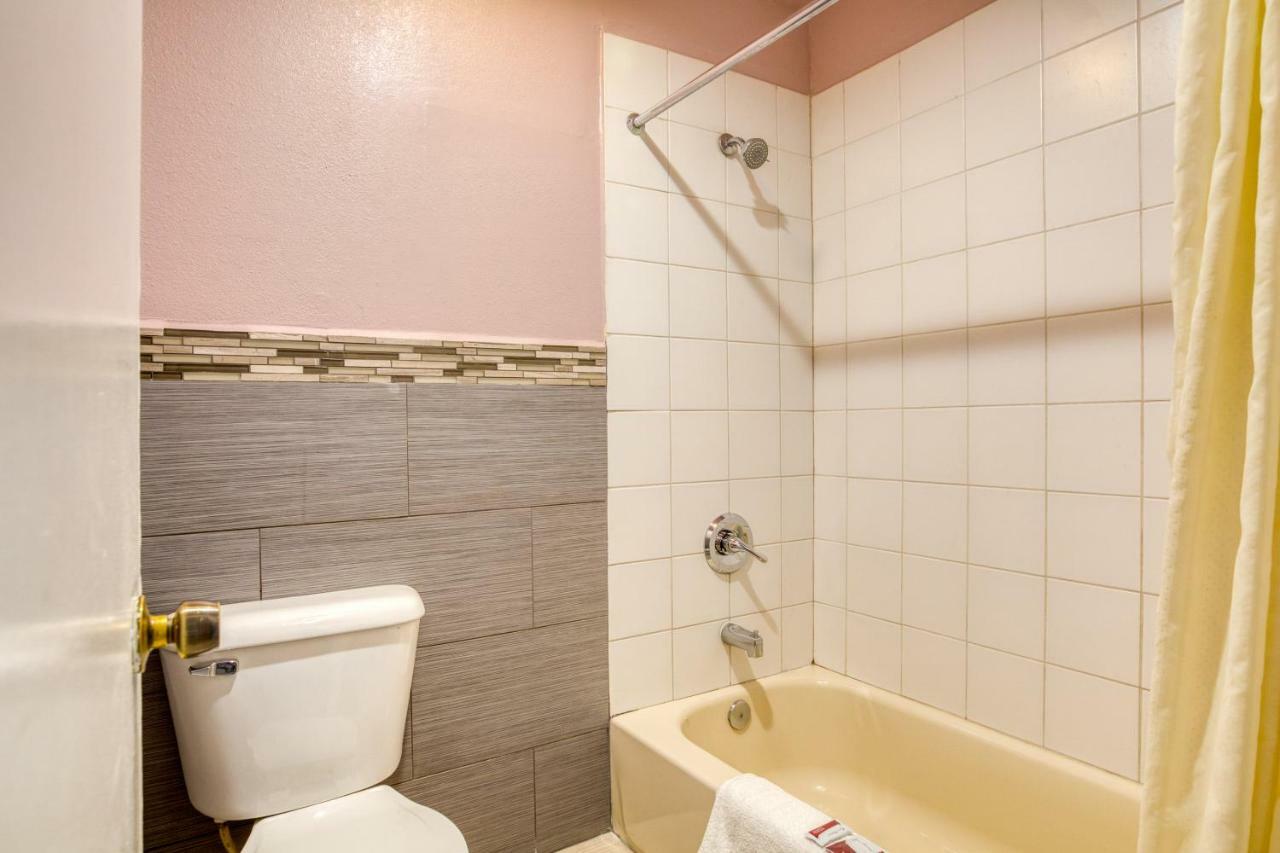 Hotel Corona Ca - Hwy 91 Экстерьер фото